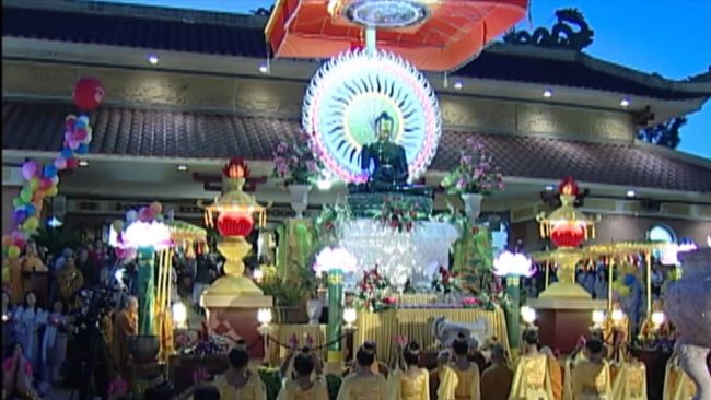 gia huy trang tron thang tu nhac